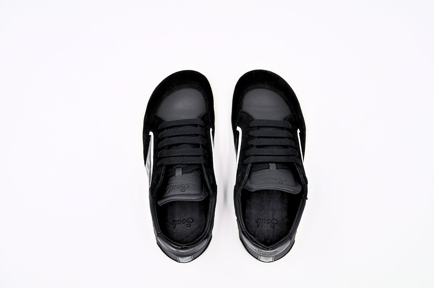 Aura Black