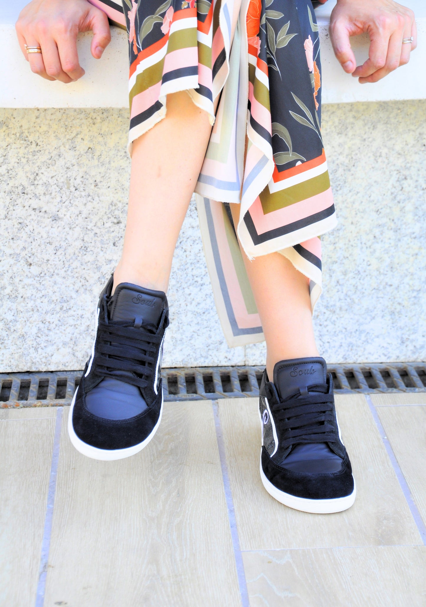 Aura Black